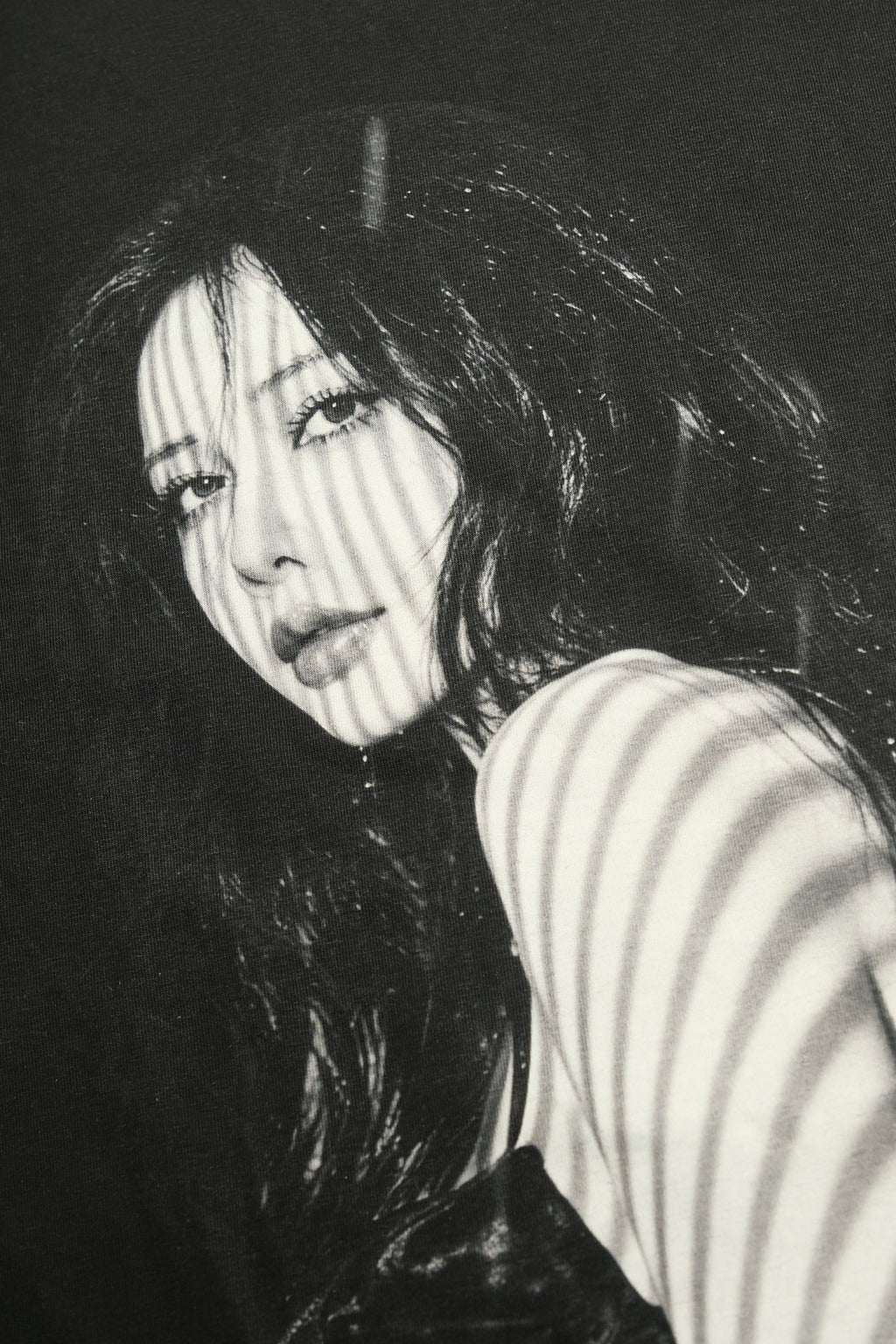 "Jiafei Window Shadow" Portrait T-Shirt