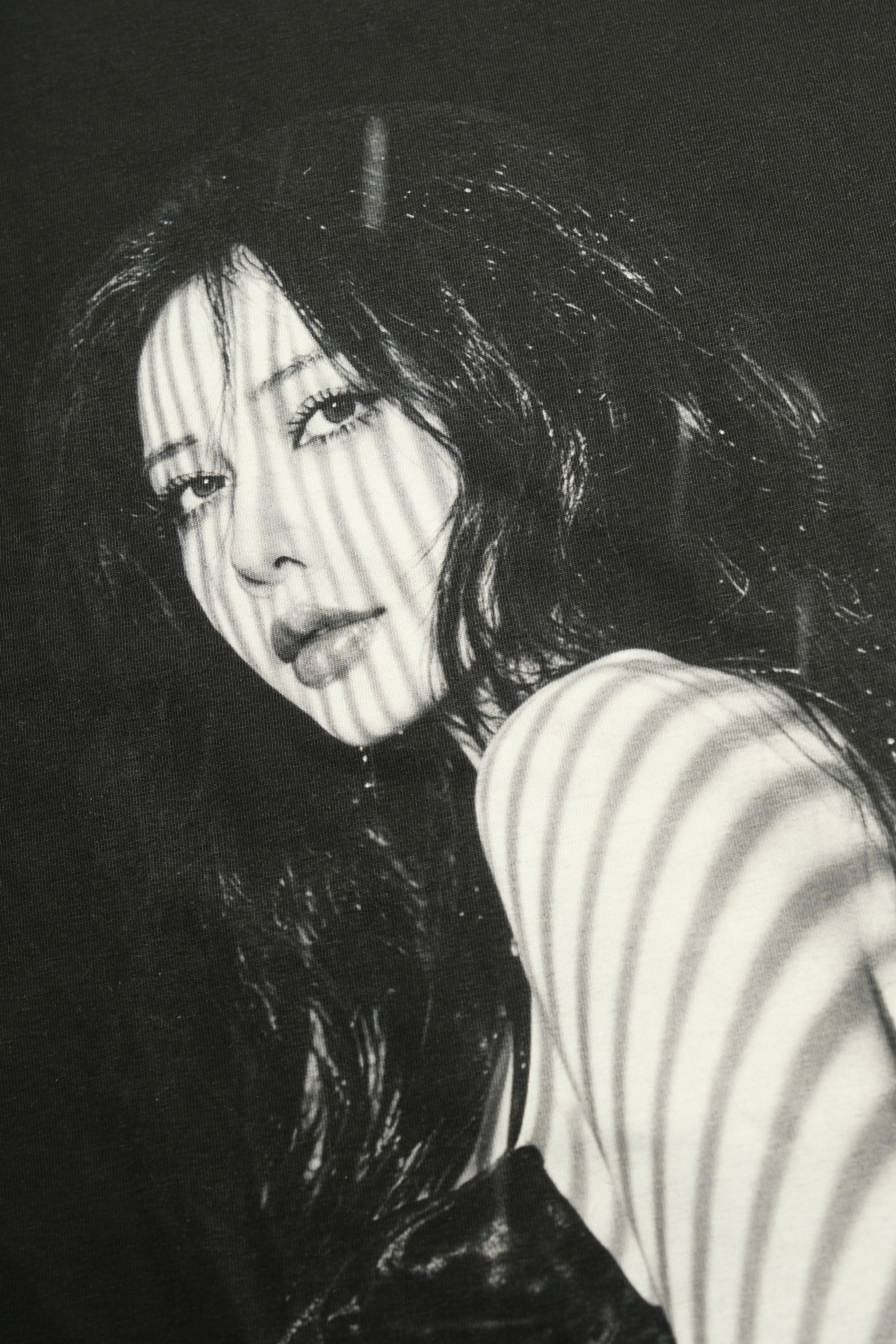 "Jiafei Window Shadow" Portrait T-Shirt